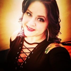 Meet your Posher, Stephanie